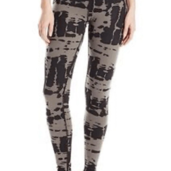 Alo Yoga Airbrush Leggings in Tie Dye M excellent condition black gray - Picture 4 of 9